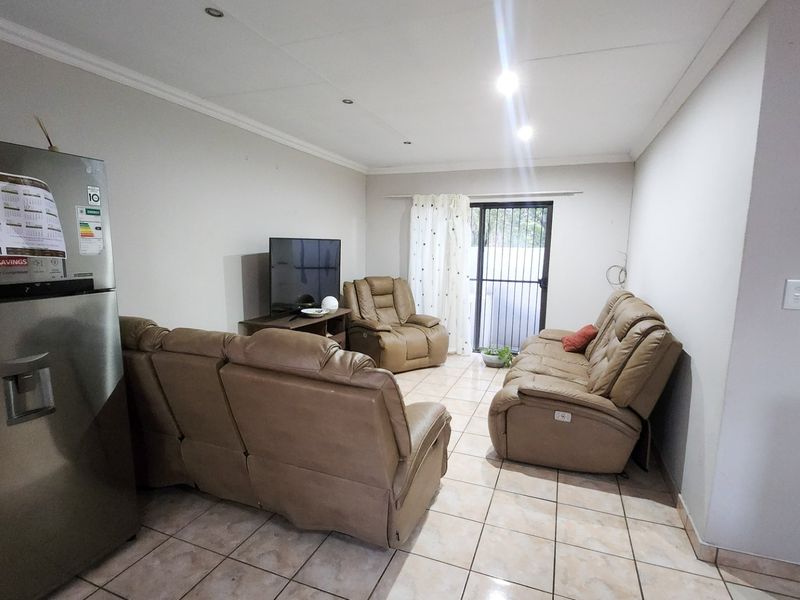 Simple, Comfortable 2-Bedroom Apartment for Sale - Photo 10