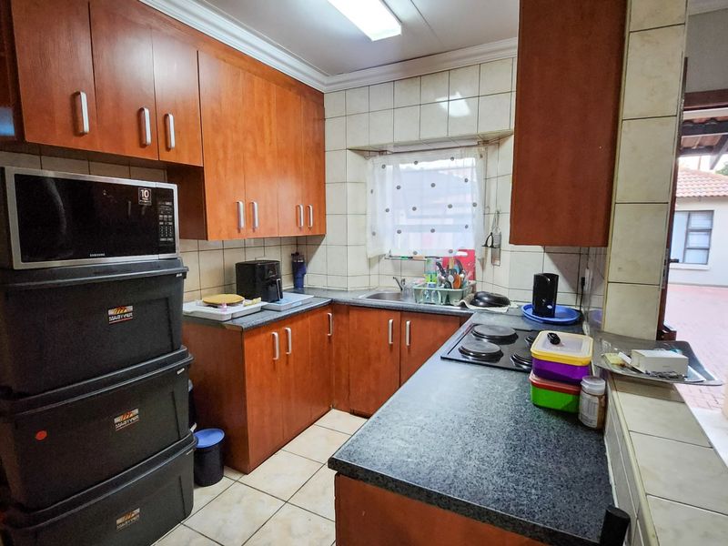 Simple, Comfortable 2-Bedroom Apartment for Sale - Photo 7