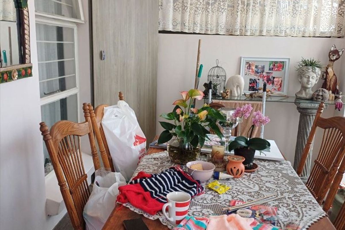 Charming Starter Home with Pool and Study - Photo 3