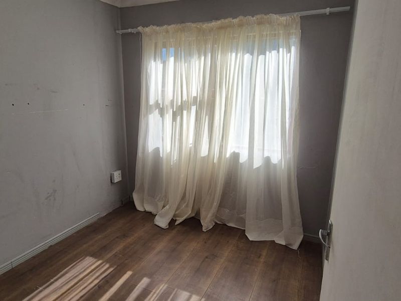 Well priced fix me upper  - Photo 10