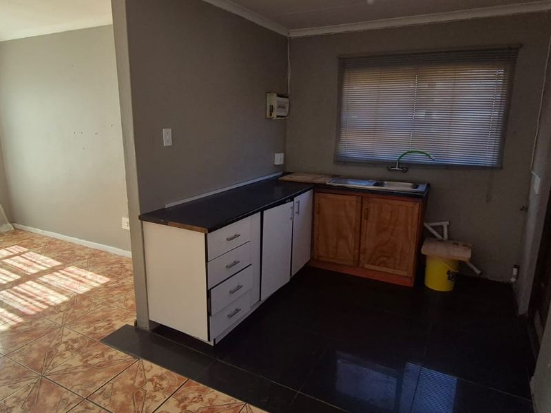 Well priced fix me upper  - Photo 6