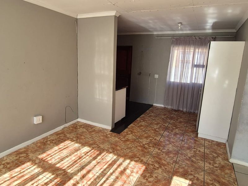 Well priced fix me upper  - Photo 8