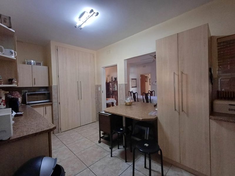 Modern Elegance in Flamwood – Stylish 3-Bedroom Townhouse That Has It All - Photo 8