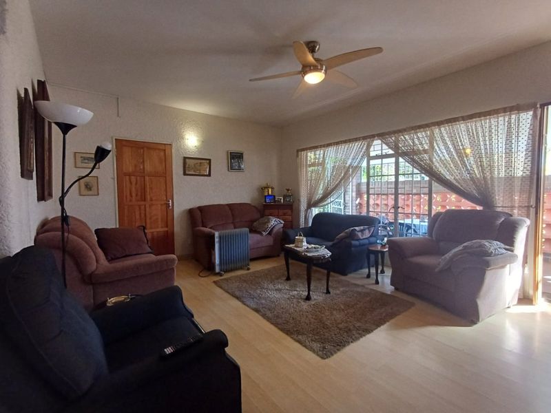 Modern Elegance in Flamwood – Stylish 3-Bedroom Townhouse That Has It All - Photo 6