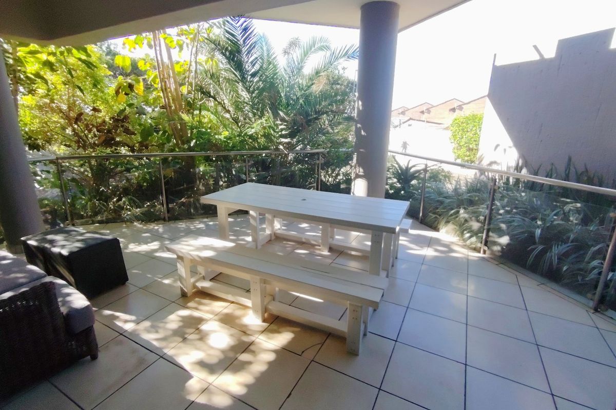 Coastal living at it's best. - Photo 3