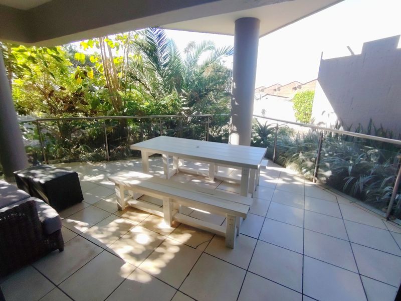 Coastal living at it's best. - Photo 3