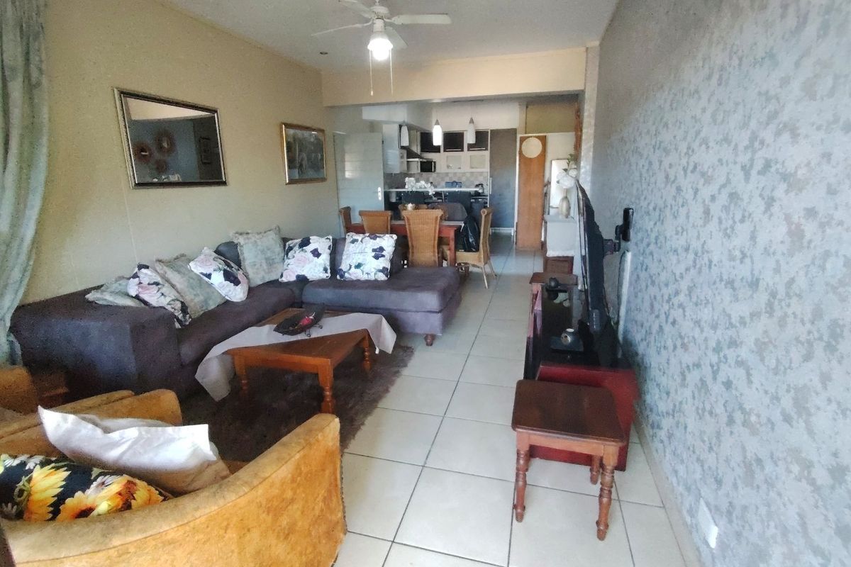Coastal living at it's best. - Photo 5