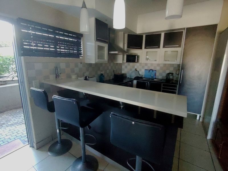 Coastal living at it's best. - Photo 10