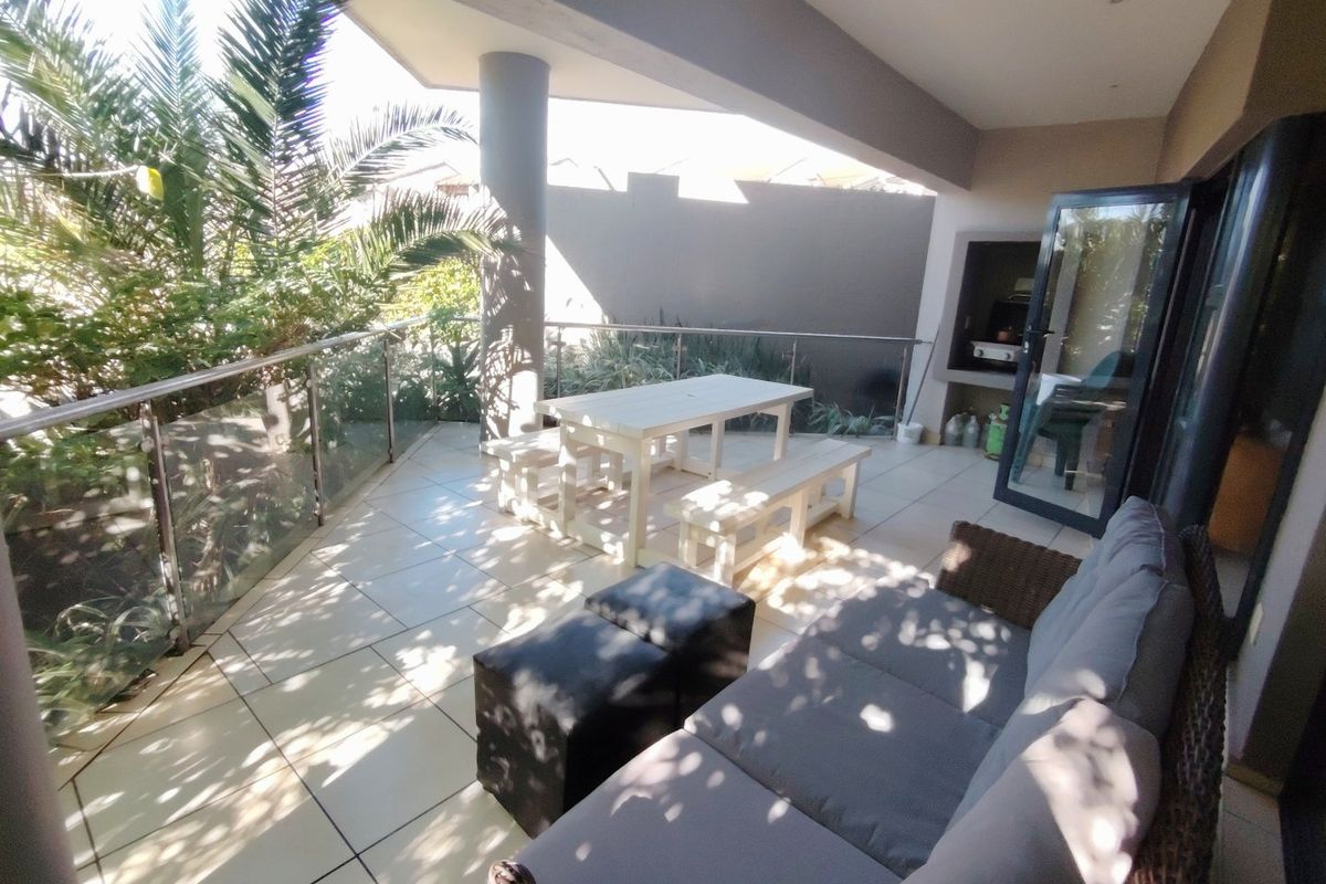 Coastal living at it's best. - Photo 4