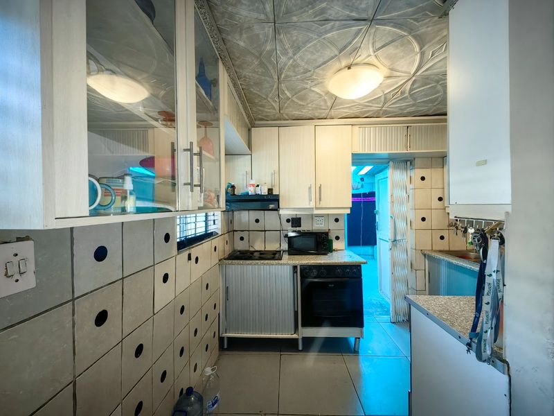 3 Bedroom Entertainers Dream in Prime Location! - Photo 10