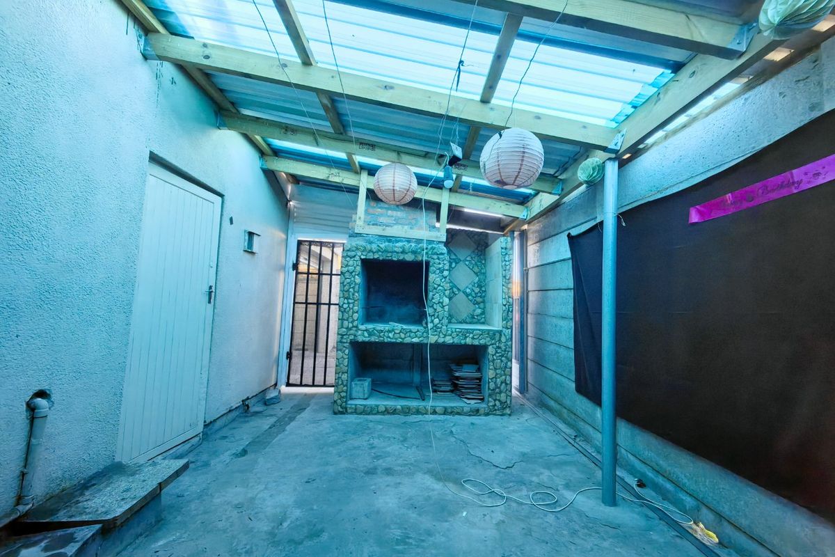 3 Bedroom Entertainers Dream in Prime Location! - Photo 4