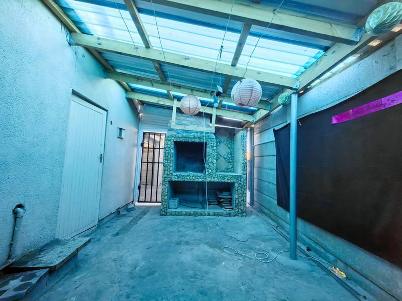 3 Bedroom Entertainers Dream in Prime Location! - Photo 4