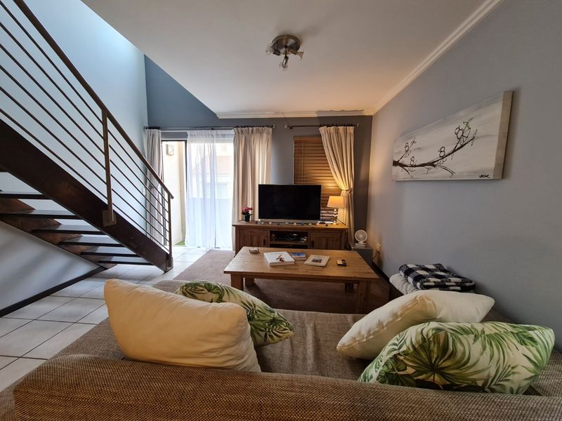 Step into Something Truly Exceptional - Sophisticated Urban Sanctuary in The Matrix - Photo 9