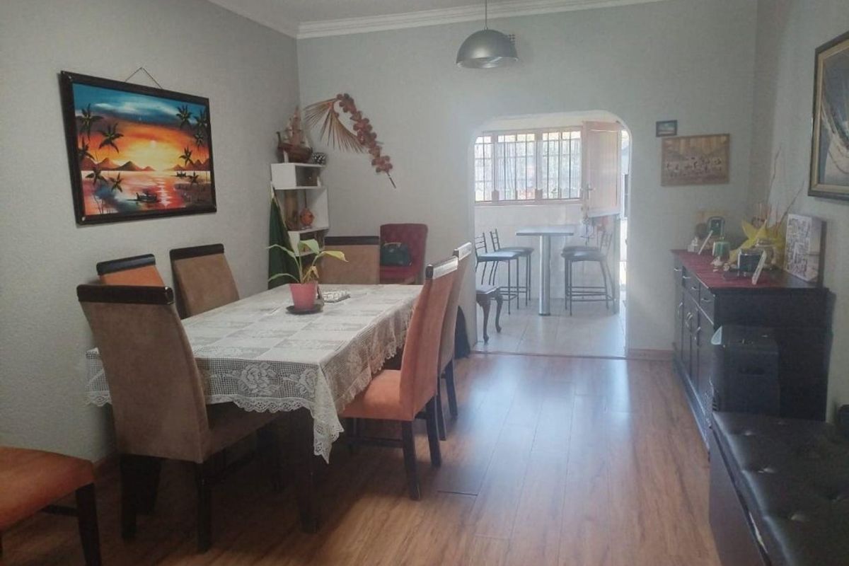 Lovely 4 Bedroom, 3 Bathroom Home, Staff Rooms, No Work Required. - Photo 5