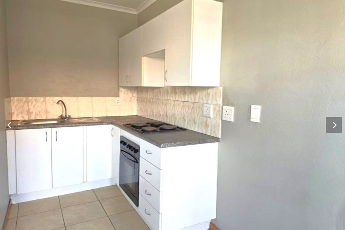 Welcome Home to Central CBD Living! - Photo 2