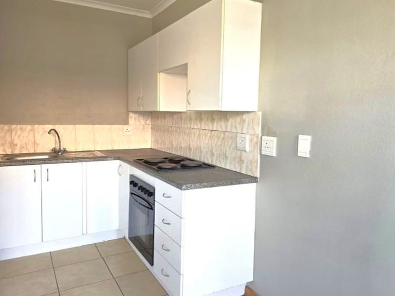 Welcome Home to Central CBD Living! - Photo 2