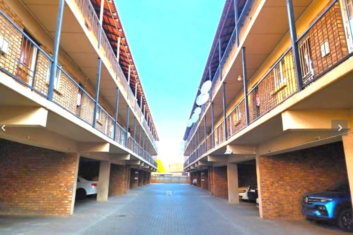 Welcome Home to Central CBD Living! - Photo 4