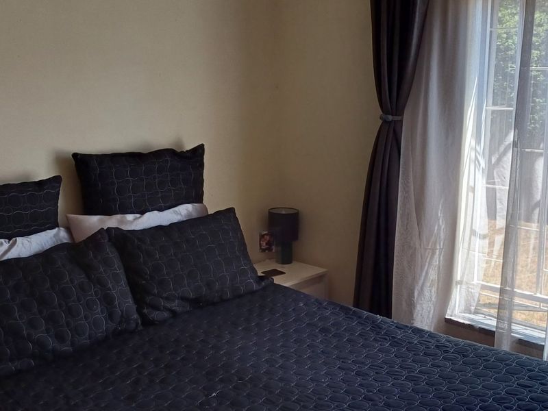 Low Maintenance Corner Property for Sale in Impala Park – Ideal for Home or Business Use - Photo 8