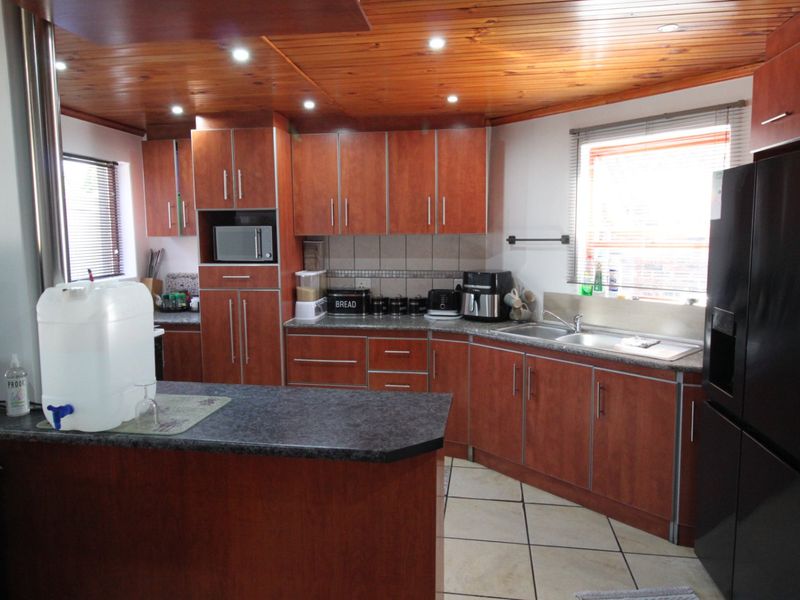 Gorgeous facebrick Betheldorp Home for sale - Photo 8