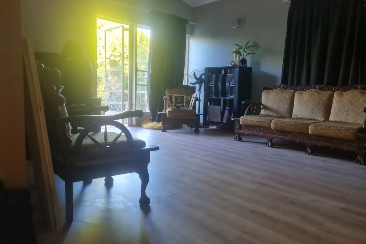 Charming Family Retreat with Scenic Views in Adamayview, Klerksdorp - Photo 4