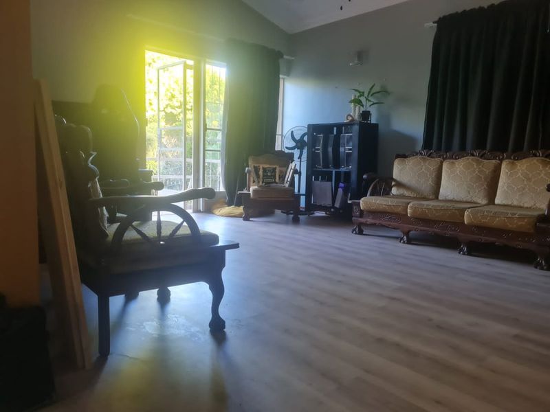 Charming Family Retreat with Scenic Views in Adamayview, Klerksdorp - Photo 4