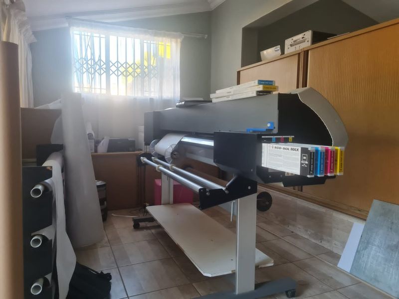 Charming Family Retreat with Scenic Views in Adamayview, Klerksdorp - Photo 5