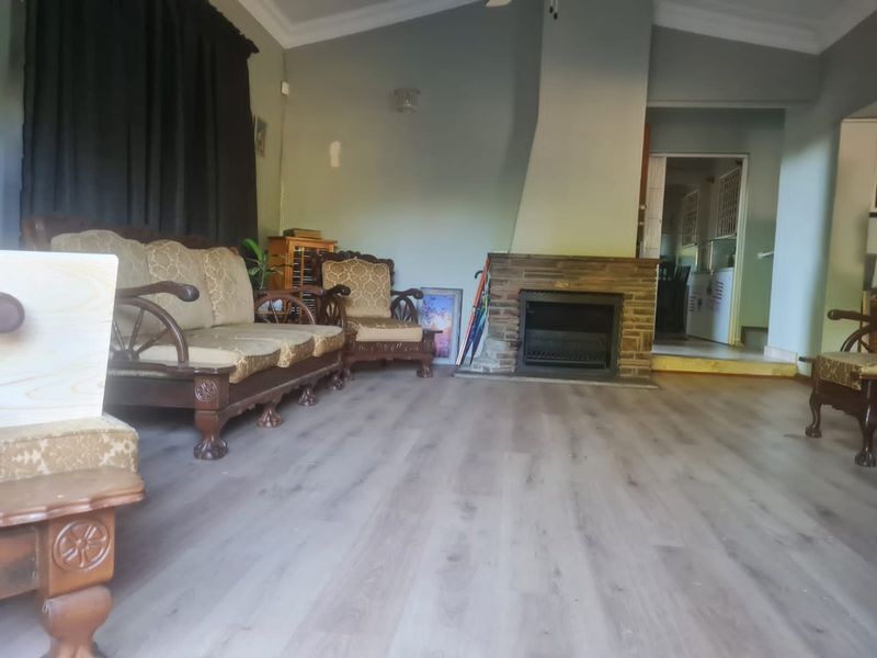 Charming Family Retreat with Scenic Views in Adamayview, Klerksdorp - Photo 3