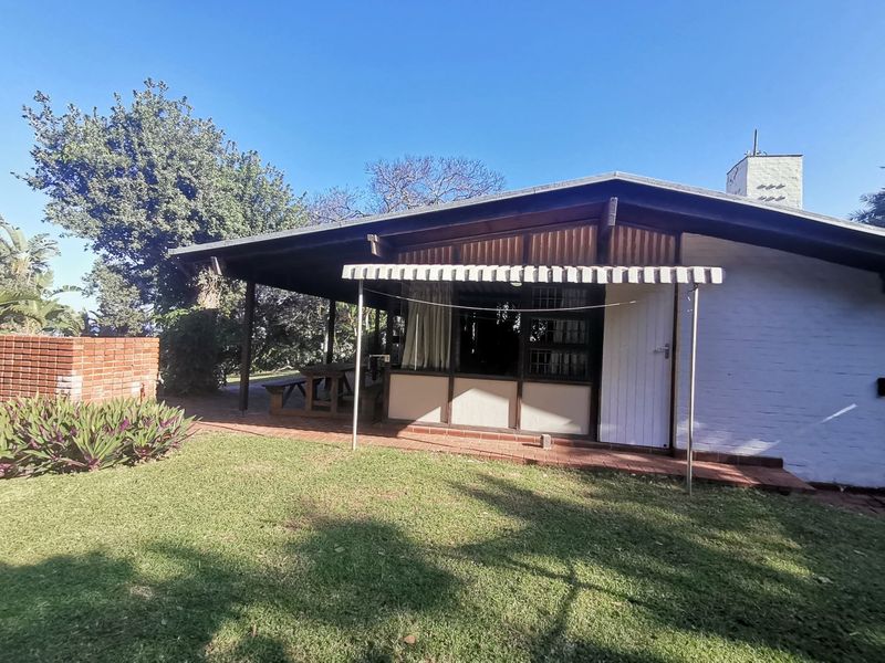 Direct access to the beach, house plus a flat let, swimming pool. - Photo 5