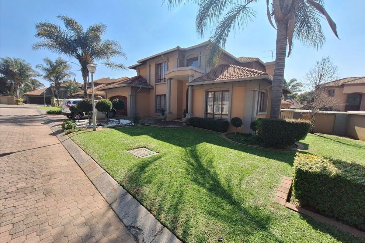 Spacious Family Home with Modern Amenities - Photo 3