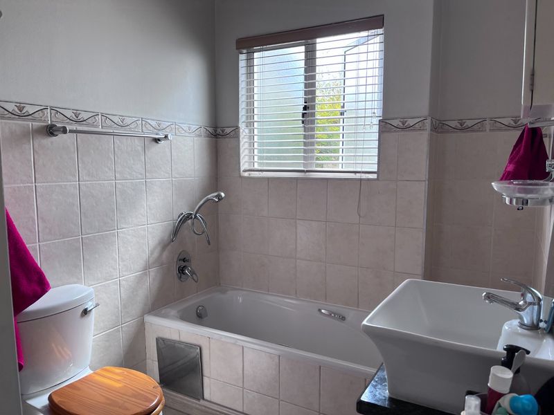 Modern 2-Bedroom Unit in Popular Riverspray Lifestyle Estate – Ideal Starter Home! - Photo 10