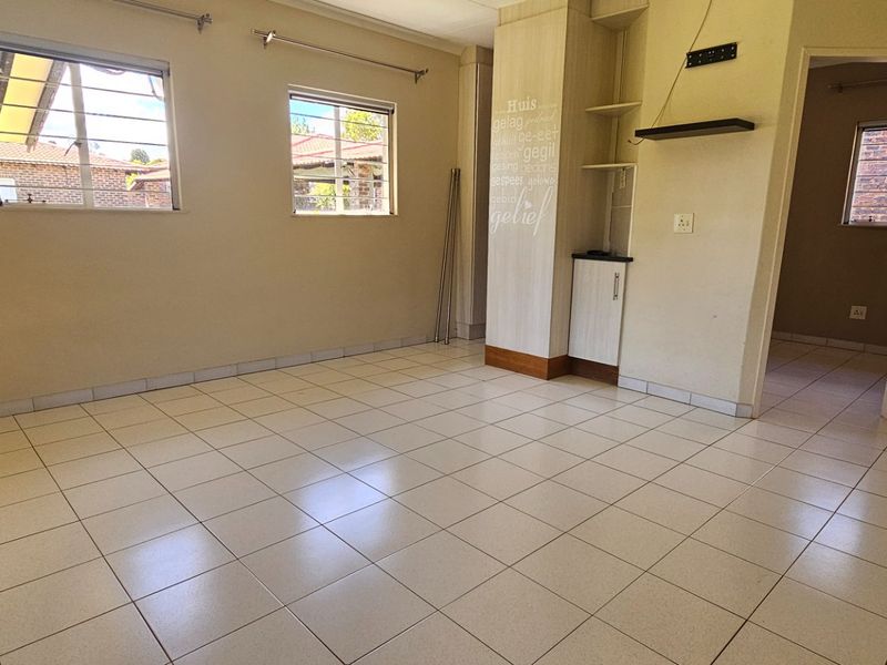 3 Bedroom Holiday Home with Waterfront View - Photo 3