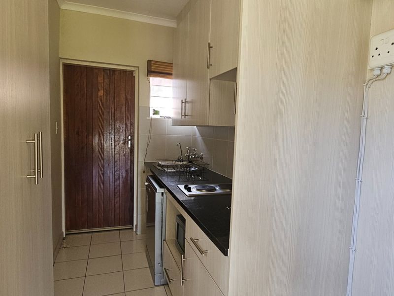 3 Bedroom Holiday Home with Waterfront View - Photo 4