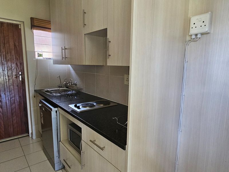 3 Bedroom Holiday Home with Waterfront View - Photo 5