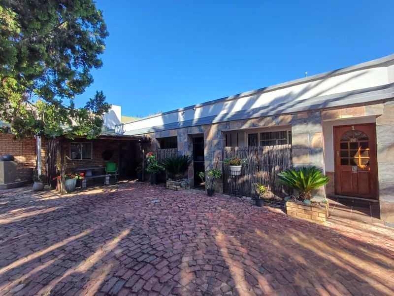 Prime Investment Opportunity: Thriving Guesthouse for Sale in Wilkoppies, Klerksdorp - Photo 5