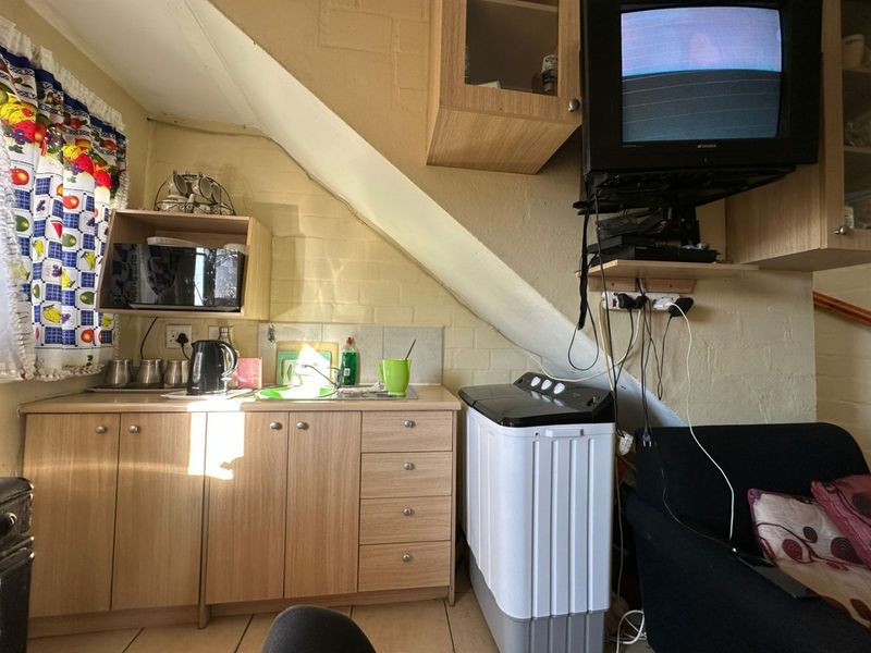 Charming 2 Bedroom House For sale in Fountain Head       EXCLUSIVE SOLE MANDATE!!!!!!! - Photo 4