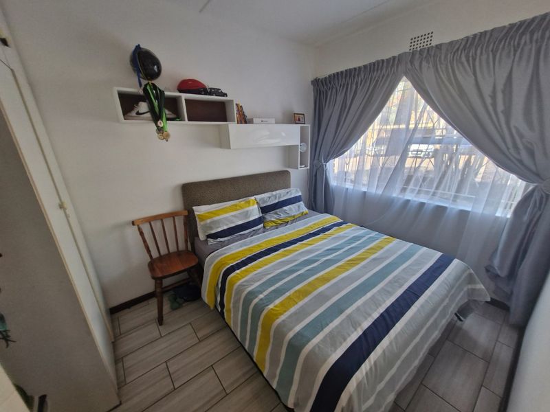 2 Bedroom 1 Bathroom  ,  Stunning  Nice North-Facing Downstairs Townhouse With Communal Garden - Photo 4