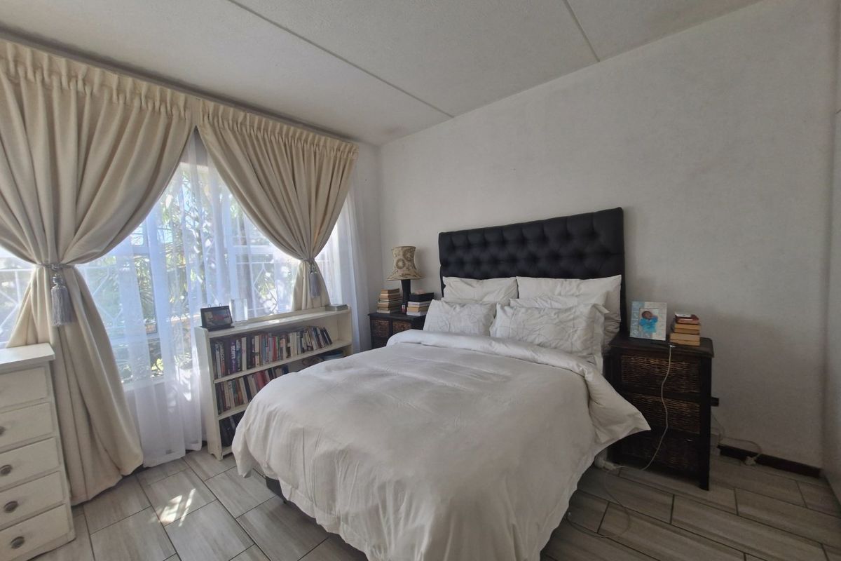 2 Bedroom 1 Bathroom  ,  Stunning  Nice North-Facing Downstairs Townhouse With Communal Garden - Photo 2