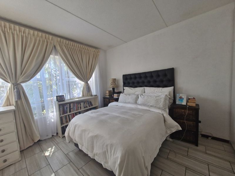 2 Bedroom 1 Bathroom  ,  Stunning  Nice North-Facing Downstairs Townhouse With Communal Garden - Photo 2