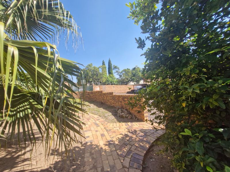 2 Bedroom 1 Bathroom  ,  Stunning  Nice North-Facing Downstairs Townhouse With Communal Garden - Photo 10