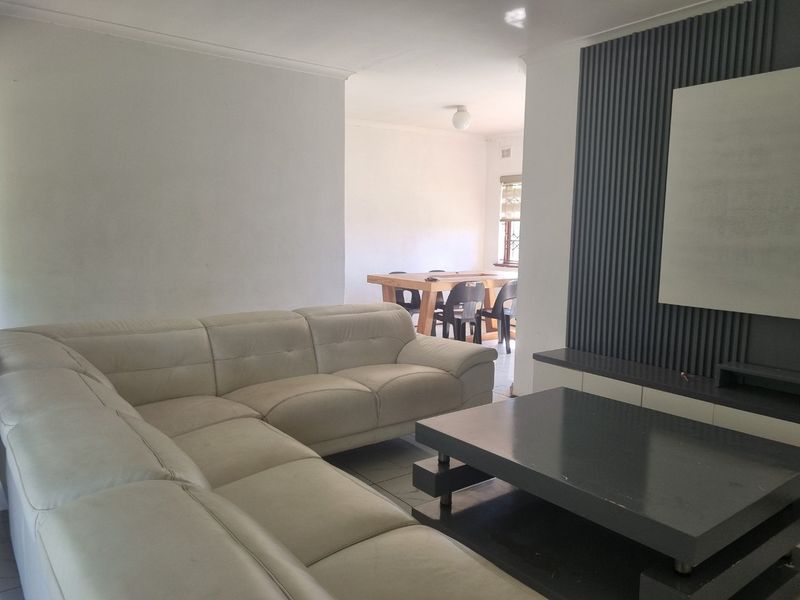 Neat & Spacious 3-Bedroom Home for Sale in Hazelmere — Room to Grow on 1176sqm Flat Land - Photo 7
