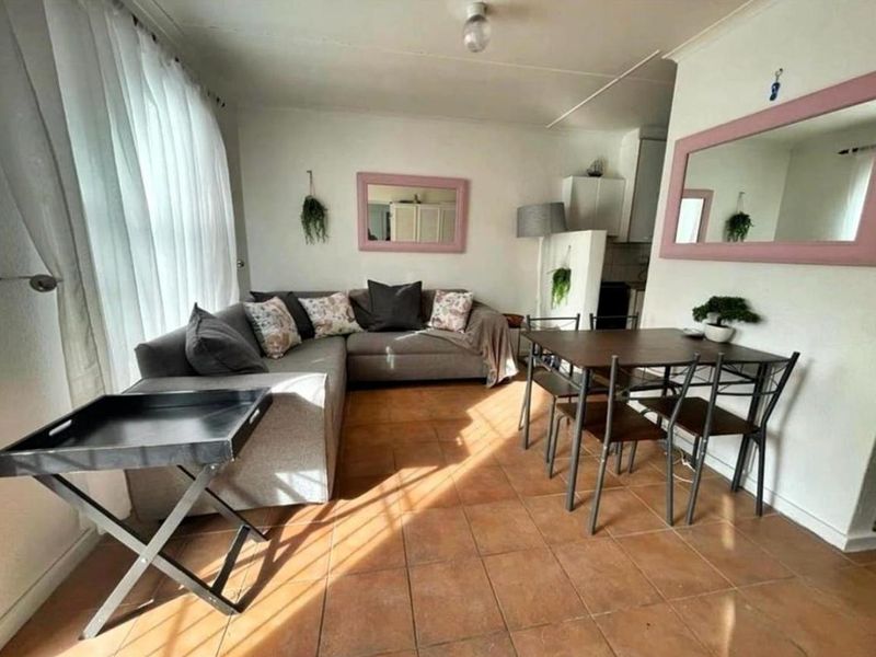 Charming 2-Bedroom Townhouse in Tranquil Aston Bay  - Photo 6