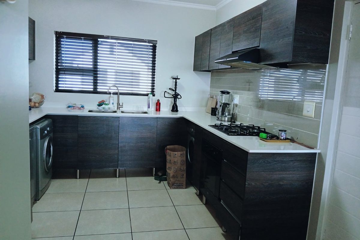 Top-Floor 2-Bed Gem with 2 Balconies & Inverter Backup - Photo 3