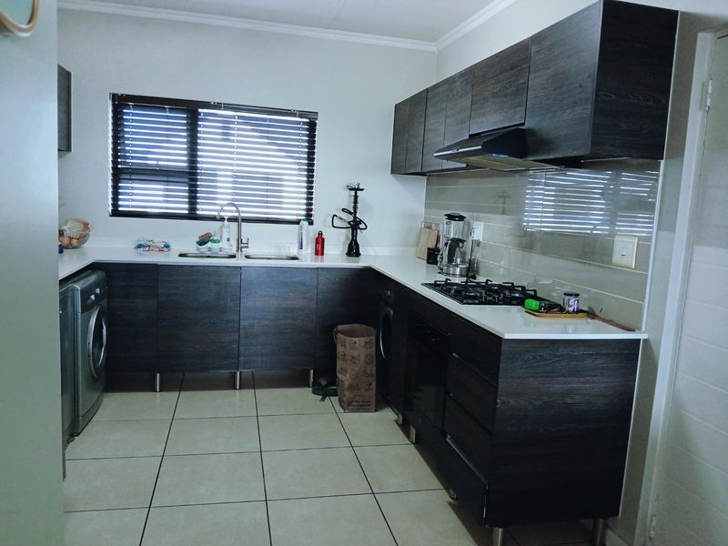 Top-Floor 2-Bed Gem with 2 Balconies & Inverter Backup - Photo 3