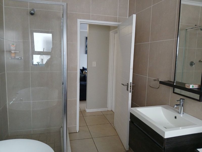 Top-Floor 2-Bed Gem with 2 Balconies & Inverter Backup - Photo 10