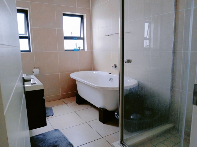 Top-Floor 2-Bed Gem with 2 Balconies & Inverter Backup - Photo 9