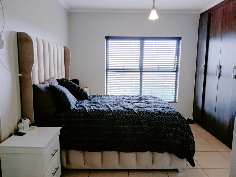 Top-Floor 2-Bed Gem with 2 Balconies & Inverter Backup - Photo 6