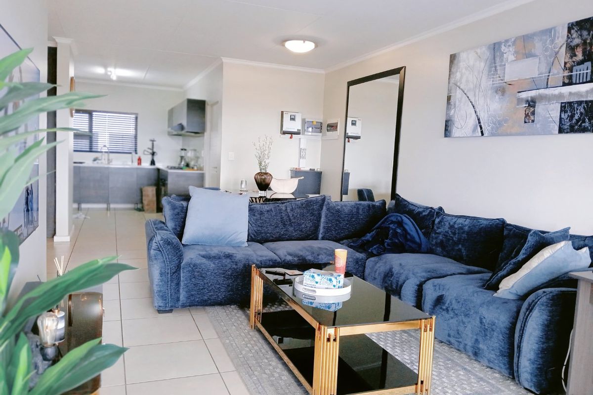 Top-Floor 2-Bed Gem with 2 Balconies & Inverter Backup - Photo 4