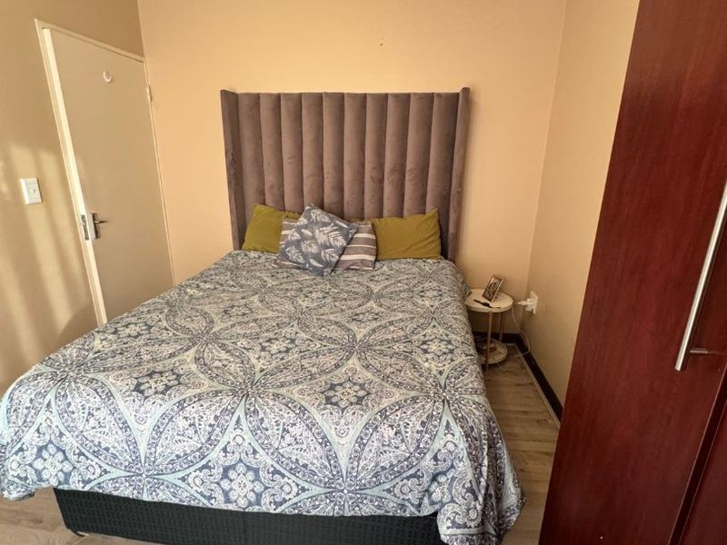 Lock up and Go Apartment for Sale in Lourierpark, Bloemfontein - Photo 7