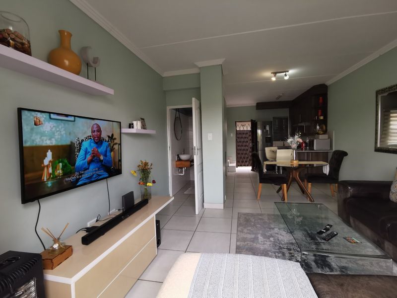 MODERN GROUND FLOOR PETS FRIENDLY DUPLEX – READY TO MOVE IN!   - Photo 6