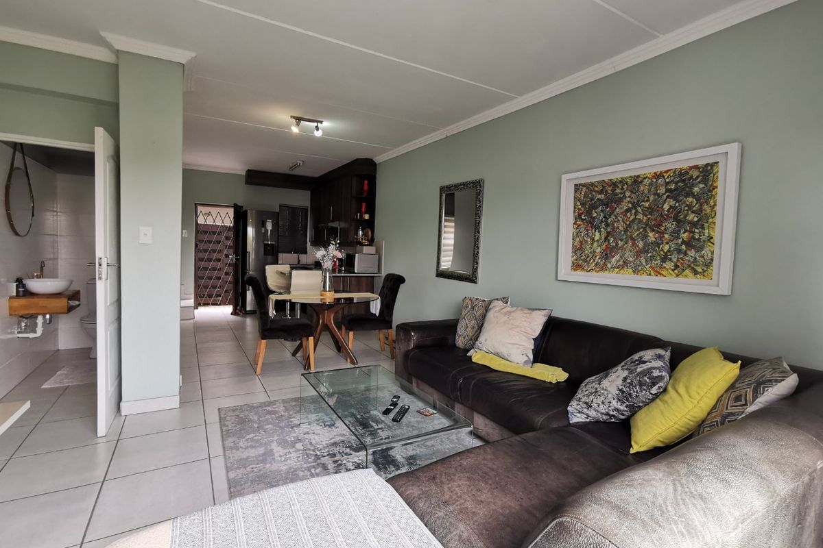 MODERN GROUND FLOOR PETS FRIENDLY DUPLEX – READY TO MOVE IN!   - Photo 3